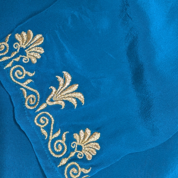 Stunning 100% silk Diane Von Furstenburg Teal Blouse - Picture 6 of 11